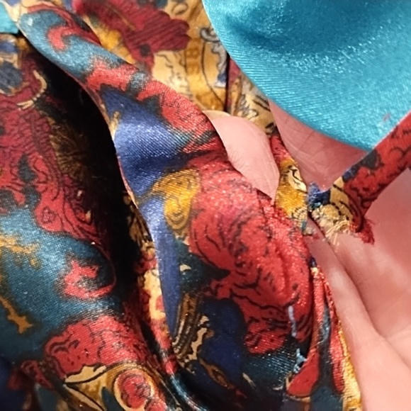 Vintage Elegant Print Satin Robe with Rich Dark Teal Green Accents - Picture 8 of 9